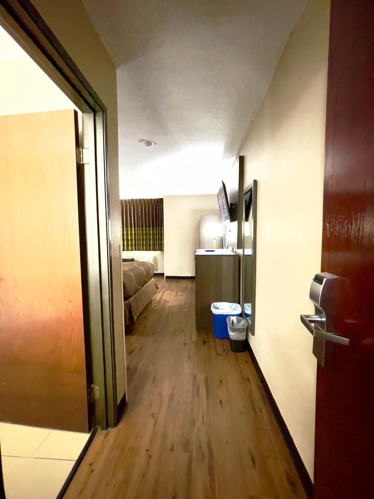 Super 8 By Wyndham Ithaca Exterior foto