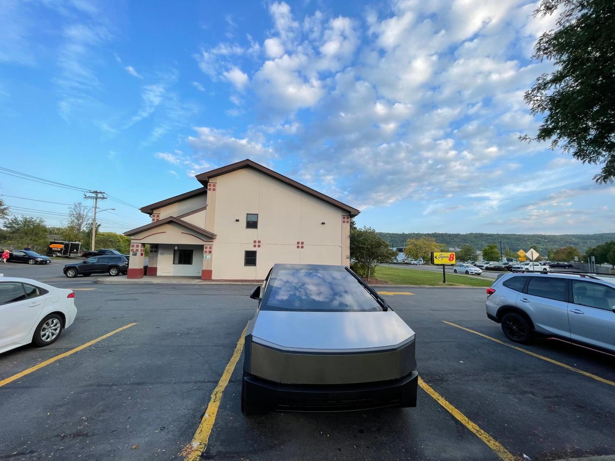 Super 8 By Wyndham Ithaca Exterior foto