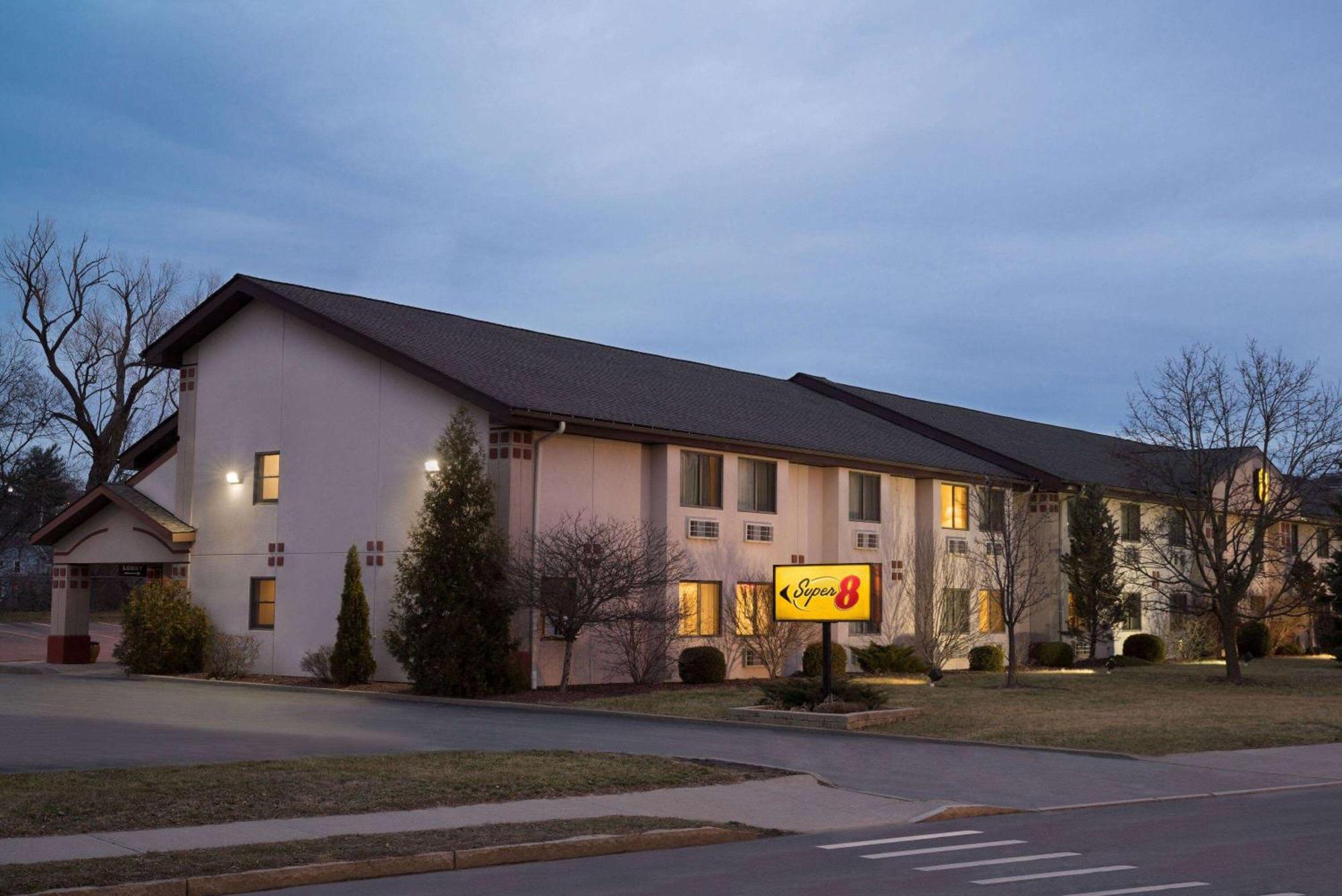 Super 8 By Wyndham Ithaca Exterior foto