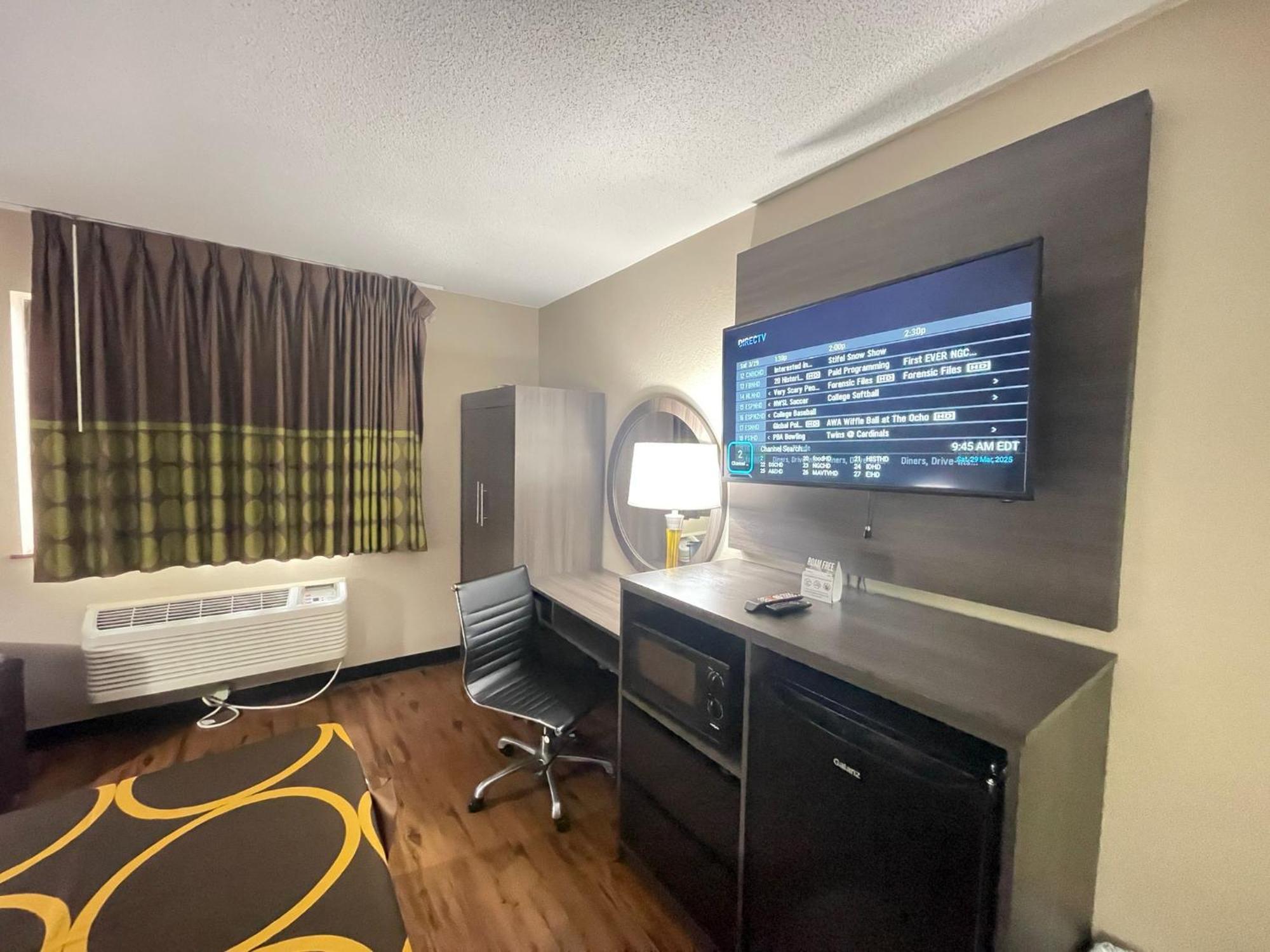 Super 8 By Wyndham Ithaca Exterior foto